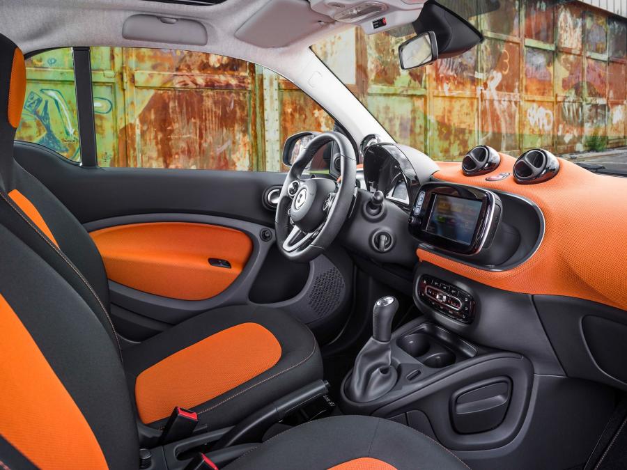 Интерьер Smart ForTwo Edition #1 Coupe 2014 года  (фото 15 из 16)